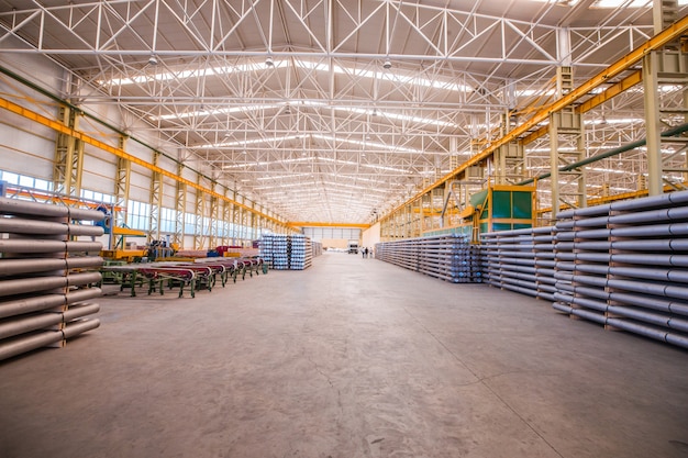 De ce să alegi o hală metalică pentru afacerea ta: avantaje și costuri De ce să alegi o hală metalică pentru afacerea ta: avantaje și costuri