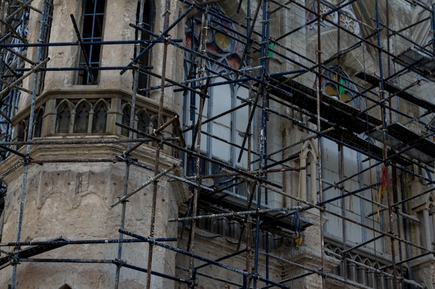Cele mai mari provocări în demolarea construcțiilor vechi Cele mai mari provocări în demolarea construcțiilor vechi