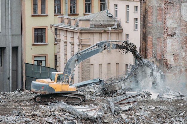 De ce este important un proiect de demolare și ce avize sunt necesare De ce este important un proiect de demolare și ce avize sunt necesare