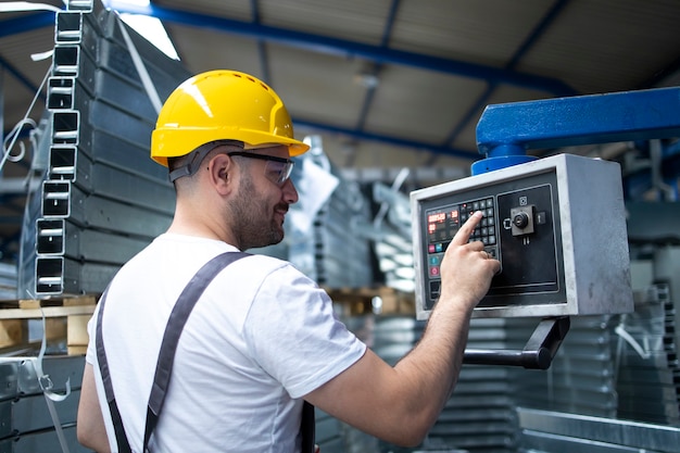 Sisteme de automatizare și siguranță pentru clădirile industriale Sisteme de automatizare și siguranță pentru clădirile industriale