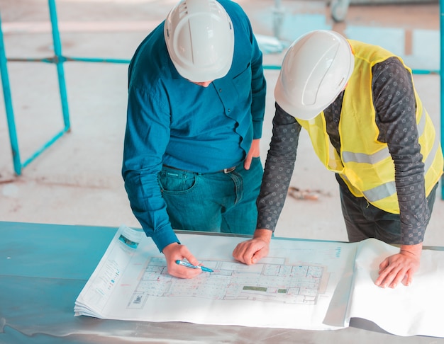 Etapele esențiale în construirea unei hale industriale de la proiect la execuție Etapele esențiale în construirea unei hale industriale de la proiect la execuție
