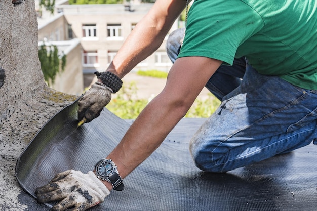 Importanța hidroizolației și termoizolației în construcțiile rezidențiale Importanța hidroizolației și termoizolației în construcțiile rezidențiale